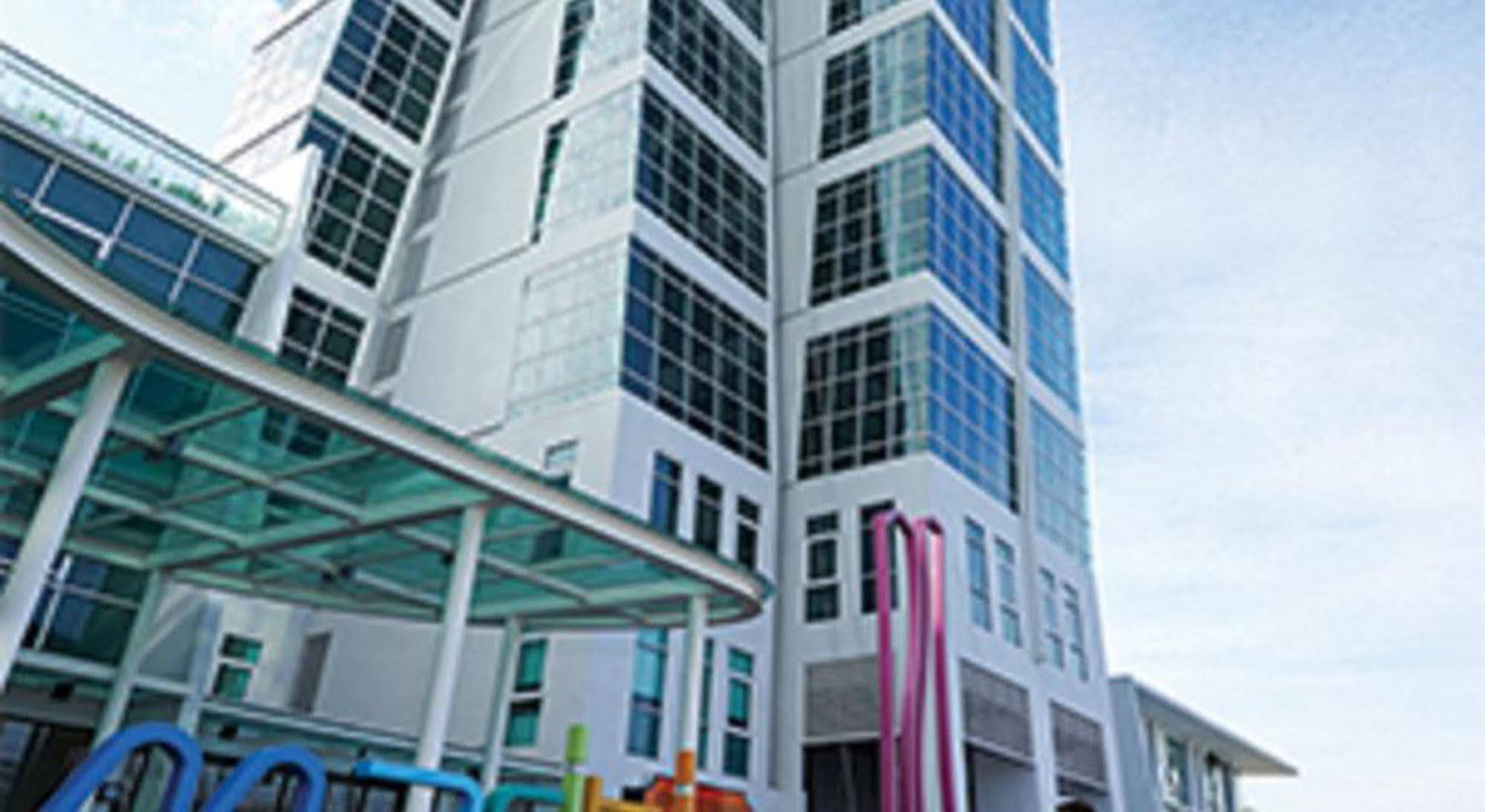 Maritime Luxury Suites Georgetown Exterior foto